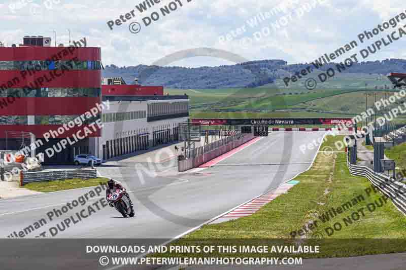 cadwell no limits trackday;cadwell park;cadwell park photographs;cadwell trackday photographs;enduro digital images;event digital images;eventdigitalimages;navarra;no limits trackdays;peter wileman photography;racing digital images;trackday digital images;trackday photos